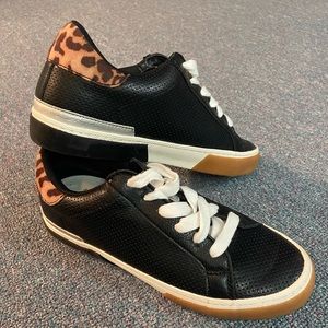 Target A New Day size 5 sneakers